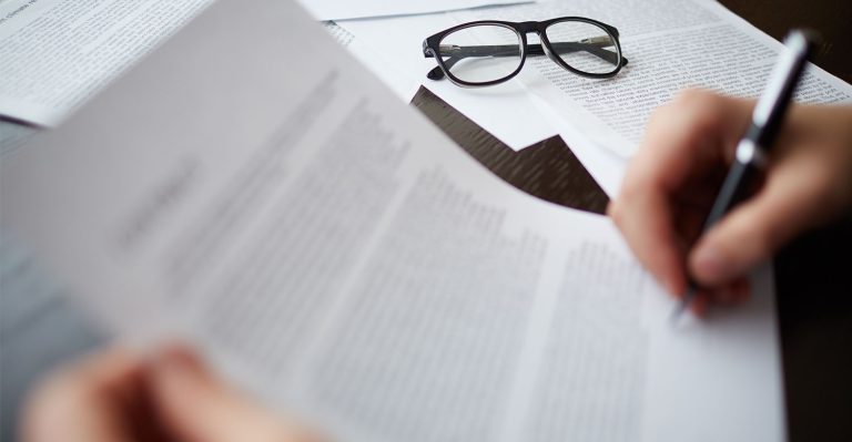 Impugnar un informe pericial de aseguradora: qué hacer si no estás de acuerdo