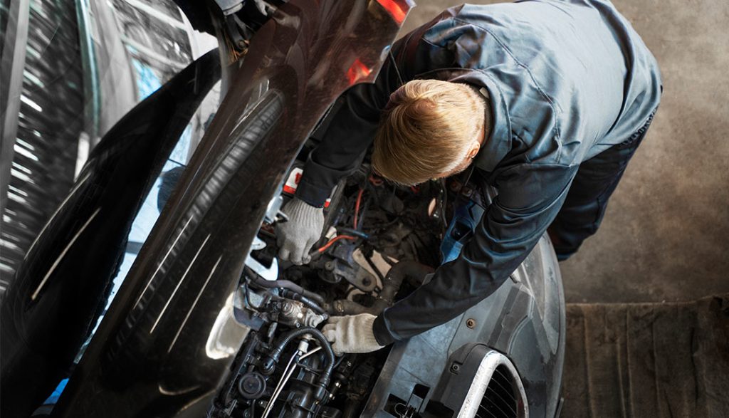 Garantía de reparación de coche: qué debe cubrir el taller y qué hacer si vuelve a fallar